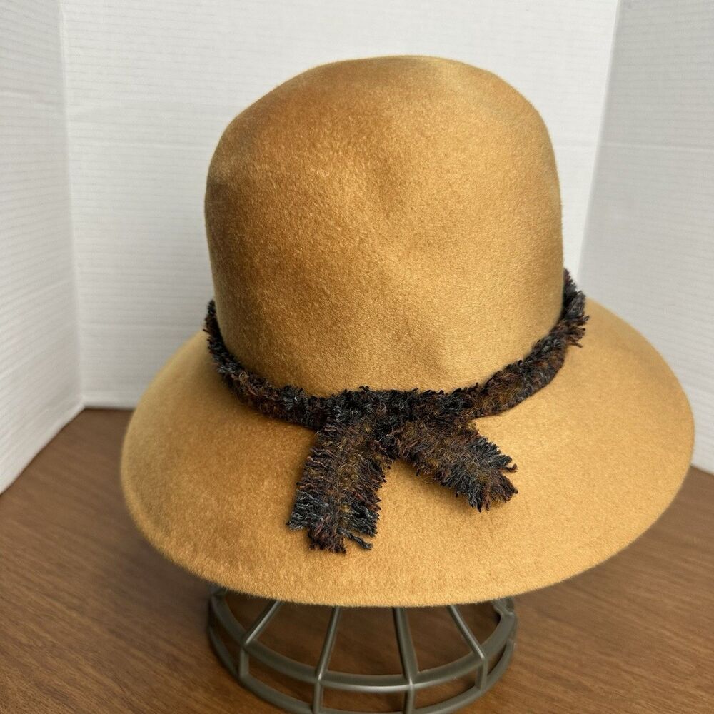 Henry Pollak New York Vintage Fedora Ladies Beige Peachfelt Wool Hat Union Made